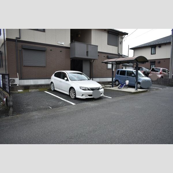 マロンハイツ　E 駐車場