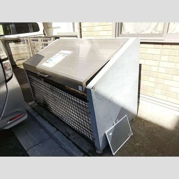 レーヴ平和台 ゴミ集積場