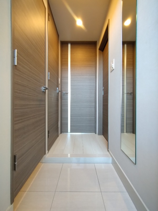 ヴァースクレイシア三鷹 玄関