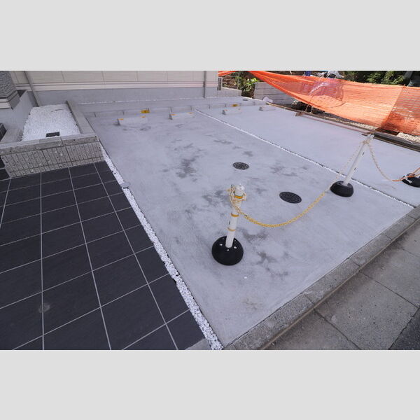 ルミナスコート 駐車場