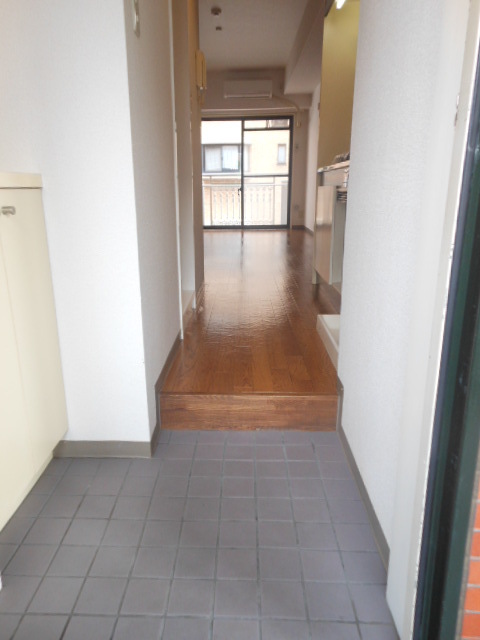 メゾン・ド・エルファ 玄関