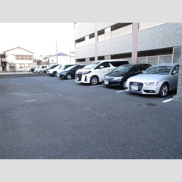 KAZU市川 駐車場