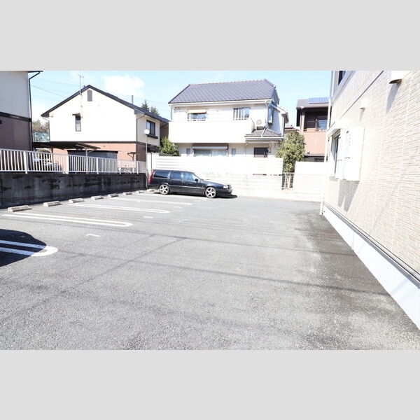 グランモア泉台 敷地内駐車場です!