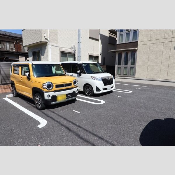 エミネンス201号室 駐車場