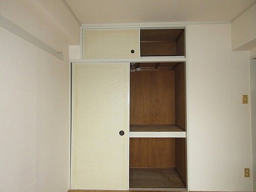 ニックハイム鶴見中央ビル 押入（天袋付）　※2026年03月撮影