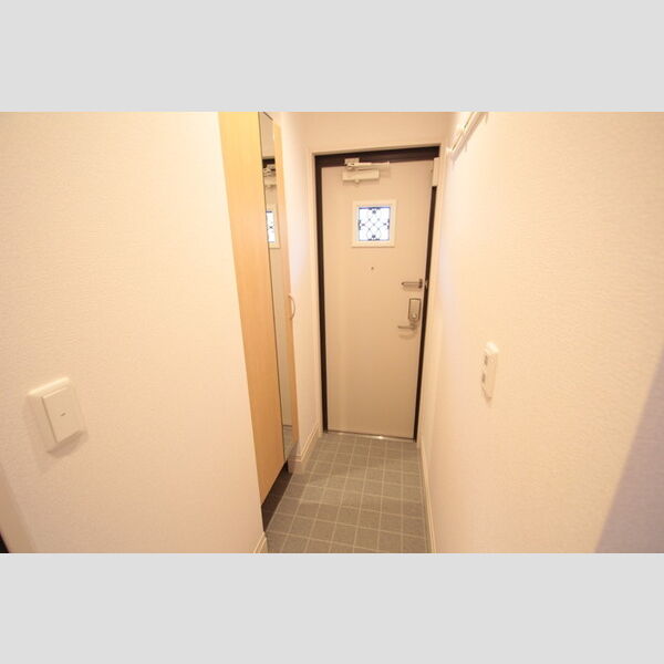 ルーチェオザワ203号室 玄関