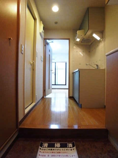 プラネット市ヶ谷1階 玄関