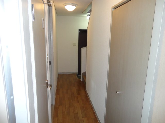 パールハイム20102号室 廊下