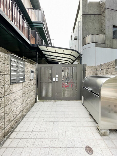 ジュネス立野3階 エントランス