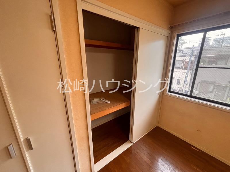 シャルム中野 収納