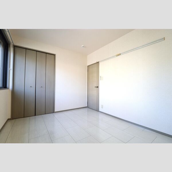 メゾン・ド・ラフィーネ　A102号室 北側洋室