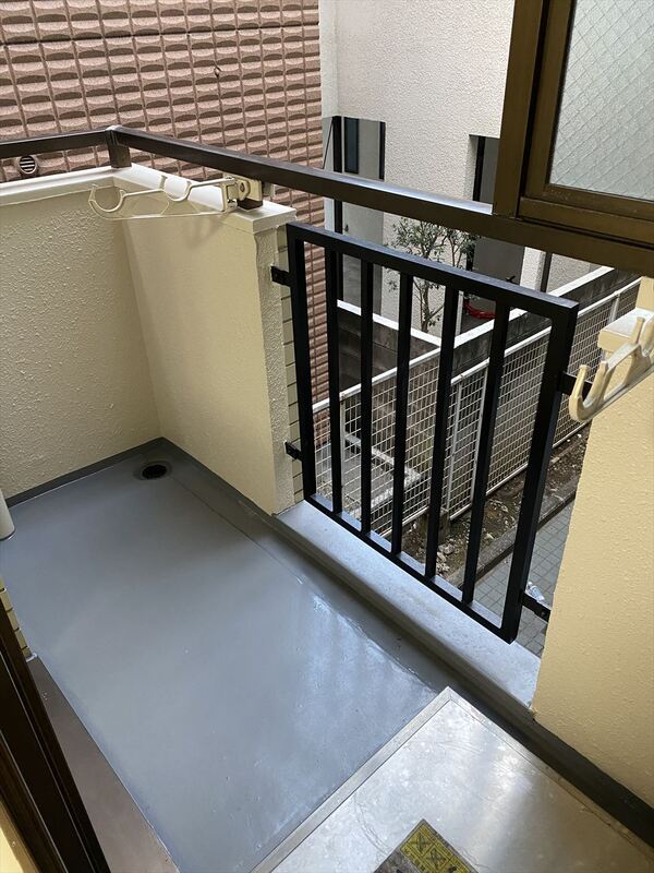 ハイタウン横浜東2階 バルコニー