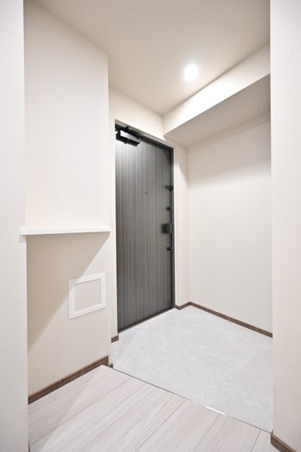 ＧＲＡＮＳＩＴＥ　ＮＡＫＡＭＥＧＵＲＯ2階 玄関