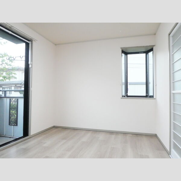 ヴァンベール東川口　Ⅴ105号室 洋室　南側