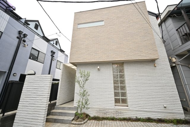 新宿７丁目戸建ての外観画像