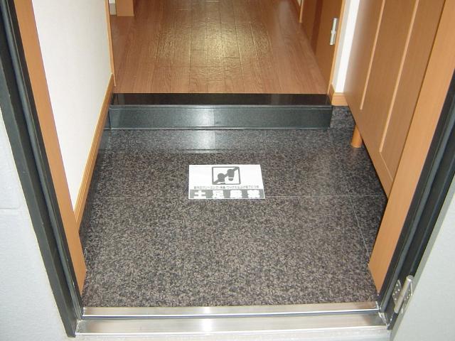 エクセルハイツ高村 玄関