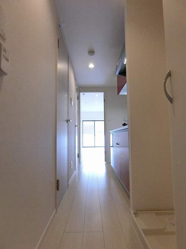 リブリ・WINROSE1階 玄関