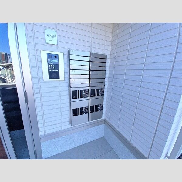 グラシア201号室 ポスト、宅配ボックス