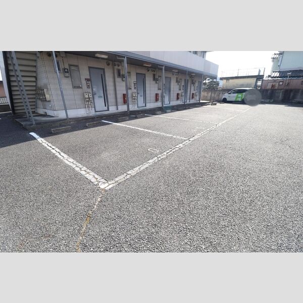 レオン　B101号室 駐車場