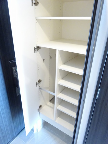 ザ・レジデンス・オブ・トーキョーＪＫ４０504号室 収納