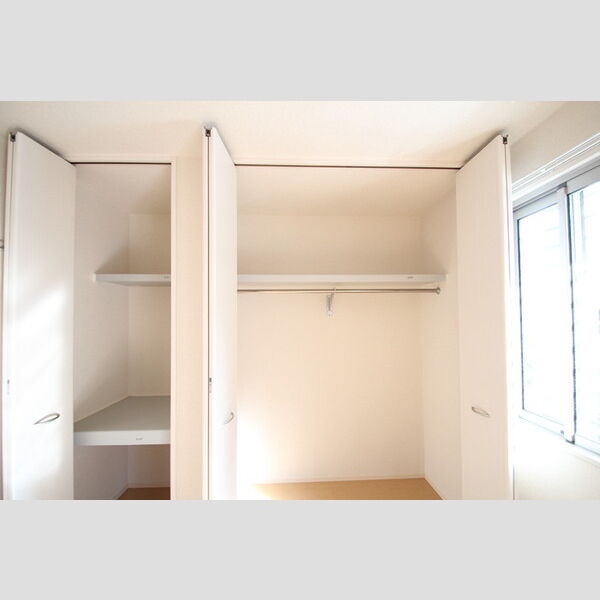 ラピュタ 洋室には収納スペースがあります!