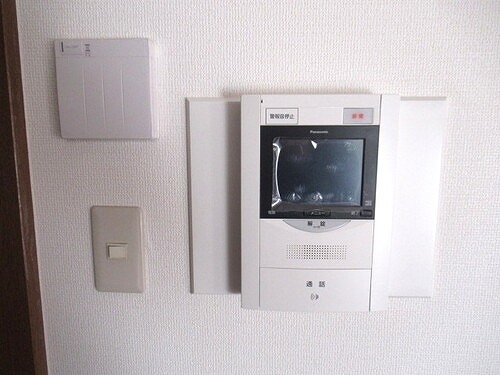 川口元郷サニーコート2階 TVモニターインターホン