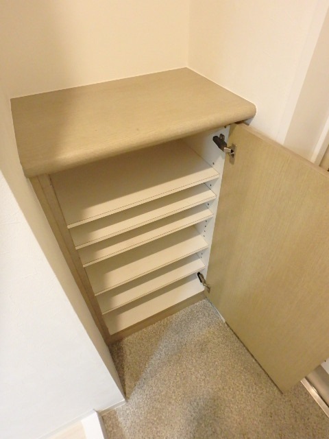 ライオンズマンション西が丘南5階 収納