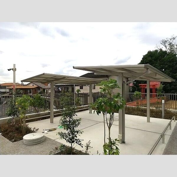 サニークレスト 屋根付自転車駐輪場