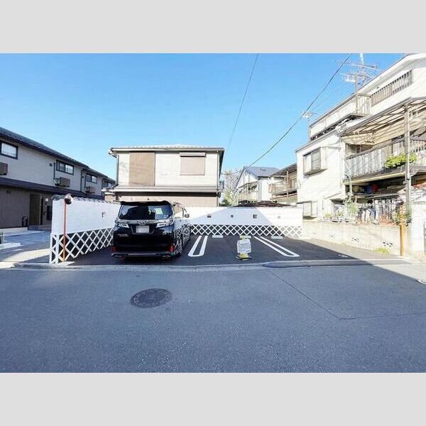 西臺　稀　上ノ臺(ニシダイマレウエノダイ)06号室 駐車場