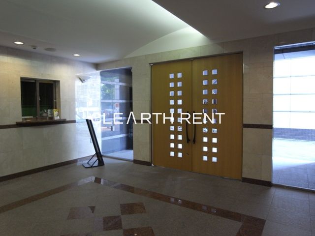 パレステュディオ渋谷ＥＡＳＴ2階 御影石を使った高級感のあるエントランス