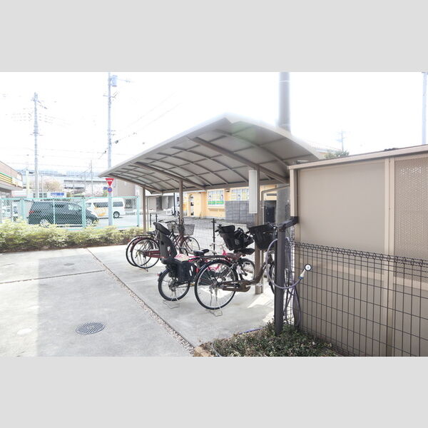 ルピナス　弐番館 駐輪場