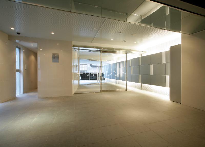 カスタリア初台Ⅱ5階 エントランス