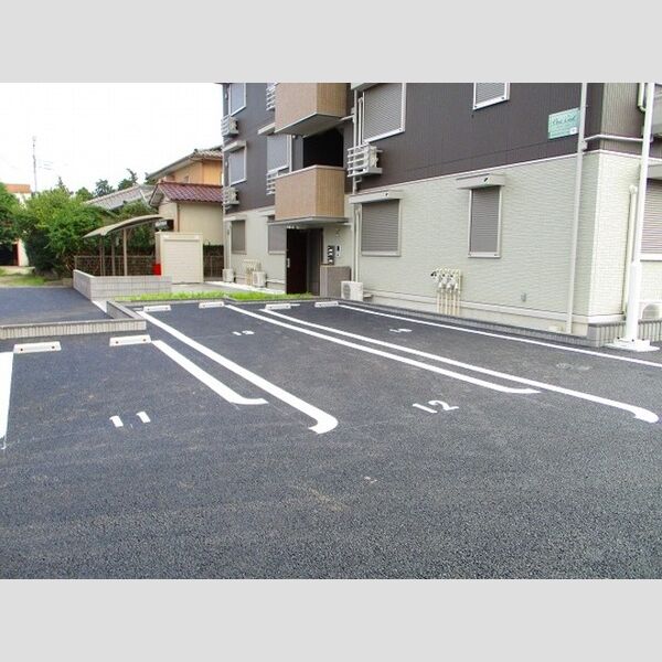 ディアコート 駐車場