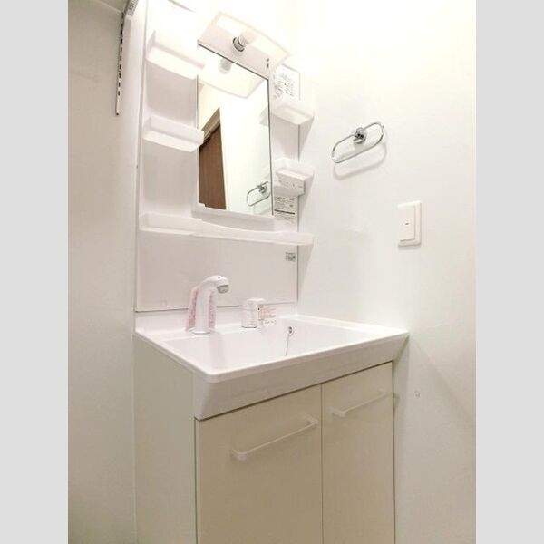 グレイスコート湘南101号室 洗髪洗面化粧台
