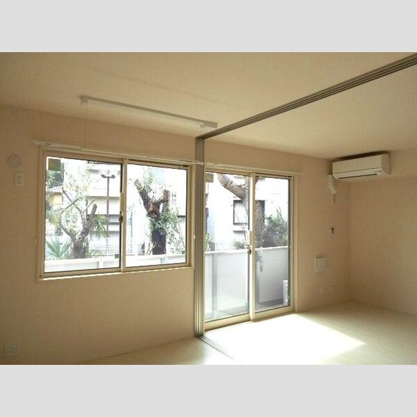 パークハウスⅥ101号室 南洋室6.1帖