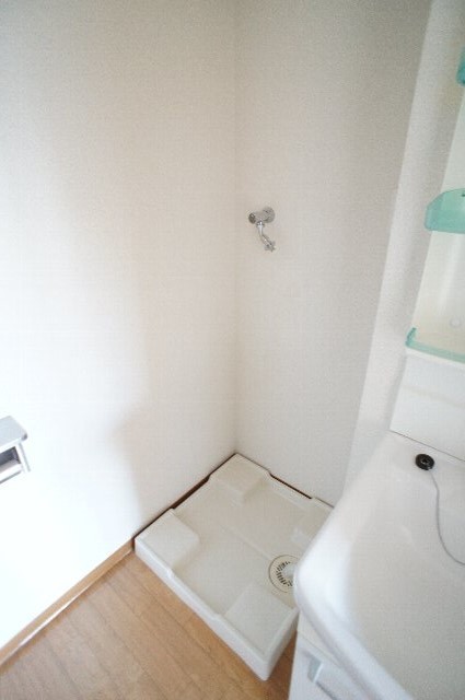 マリンパレス登戸0503号室 洗濯機置き場