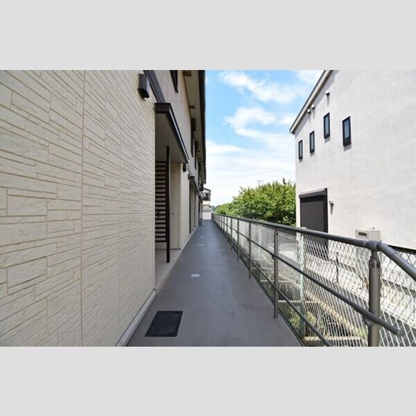 ドエル201号室 共用通路