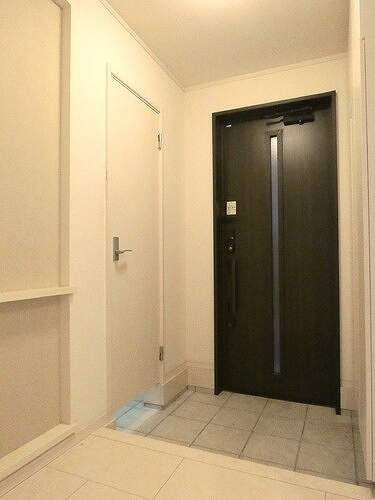 横浜市中区池袋戸建 玄関（内装前）