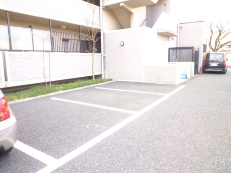エスペランサ柿生1階 駐車場