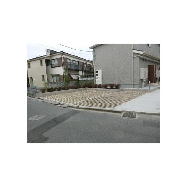 フォンターナ101号室 駐車場