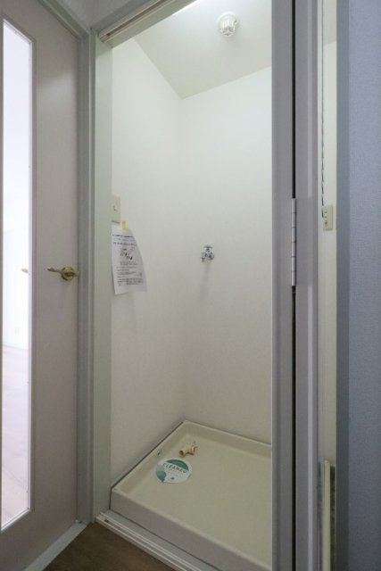 ライオンズマンション生麦南2階 室内洗濯機置場