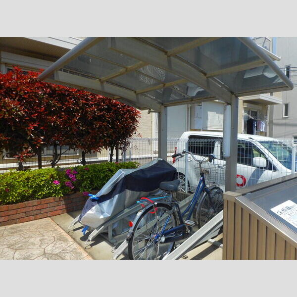 ダンディ グランパ 屋根付き駐輪場