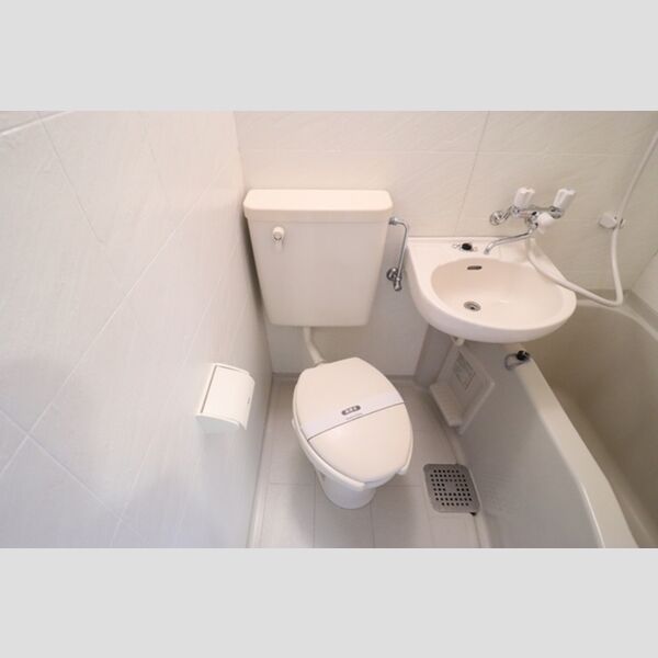 コンフォール小泉404号室 トイレ