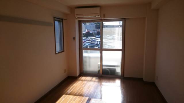 アストラコスモ新百合ヶ丘1階 リビング