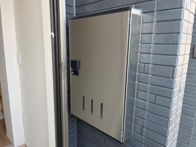 サウザンドリーフ202号室 宅配ボックス