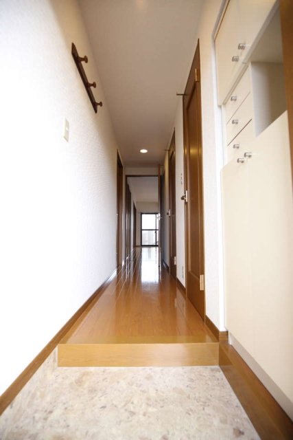 ヴァンシャルマンＯＺ3階 玄関