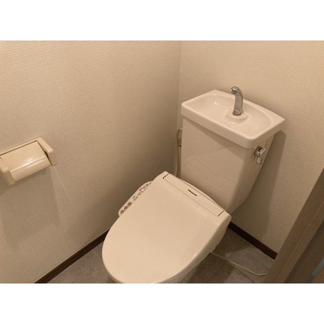 インペリアル本丸402号室 内観