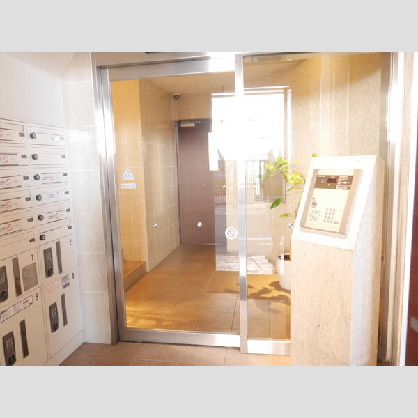 アレーズ南池袋 エントランス　オートロック