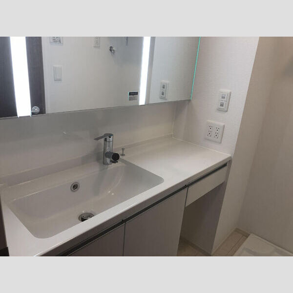 グランデュール　A A302号室　洗面台