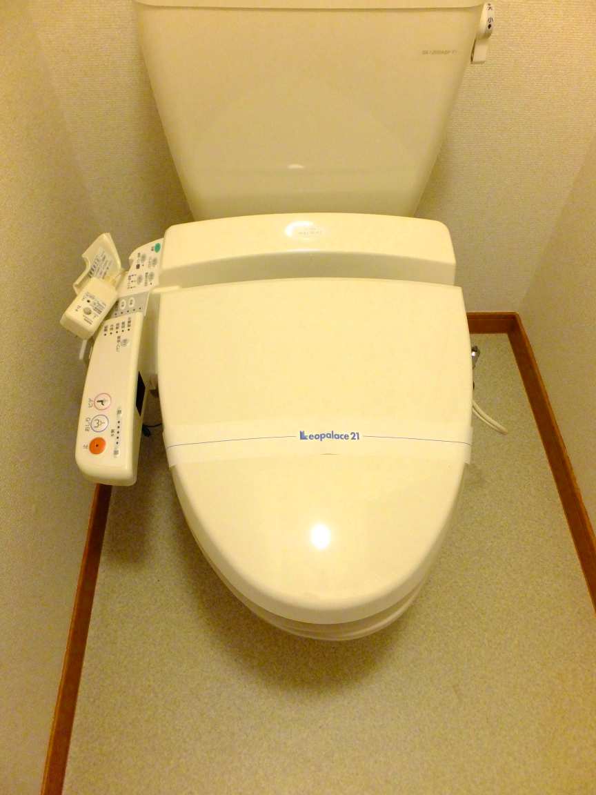 レオパレスマムトープ213号室 温水洗浄便座付き